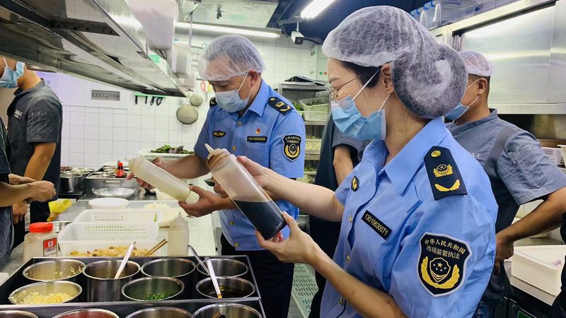 小食品代加工与自建工厂：揭秘背后的差异与考量
